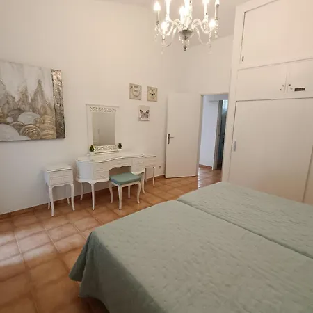 Torres De Yomely * Playa de las Américas